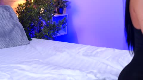 denisedevilles online show from December 2, 2024, 1:35 pm