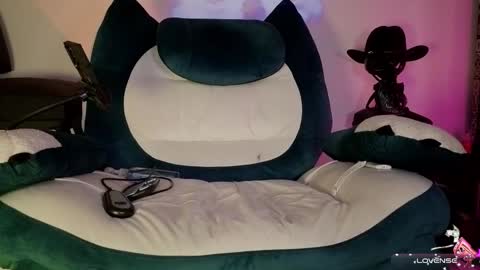 Snapshot of denjig chatting on November 8, 2025, 1:06 am Oliver online show from November 8, 2025, 1:06 am