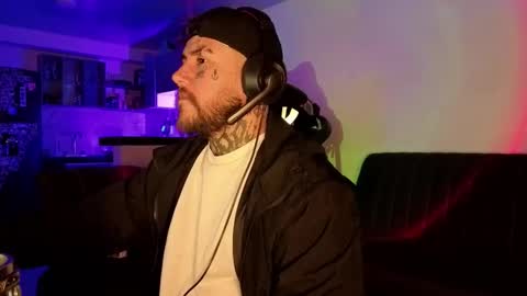 Oliver online show from February 25, 2026, 4:11 am