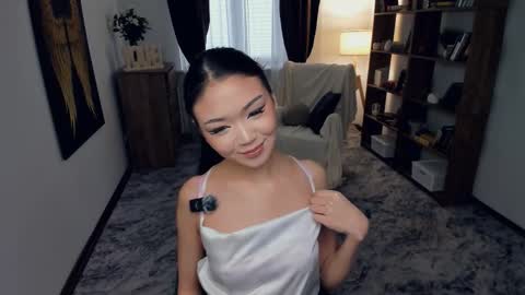 Snapshot of denlys chatting on November 15, 2025, 8:11 am Mikky online show from November 15, 2025, 8:11 am