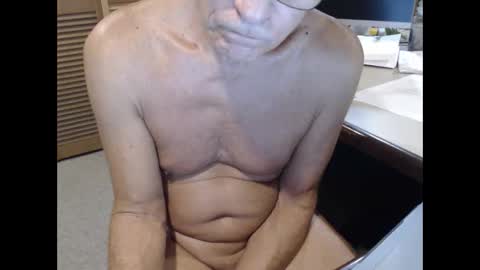 Snapshot of denn_jett chatting on October 6, 2025, 10:45 am Den Jet online show from October 6, 2025, 10:45 am