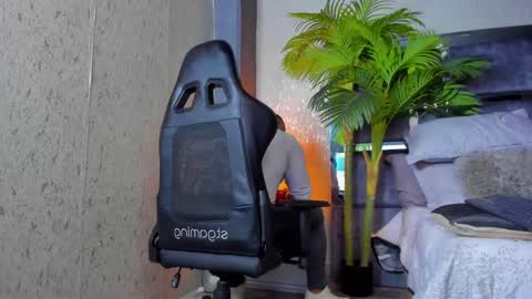 dennis_cox_ online show from February 16, 2025, 2:00 pm