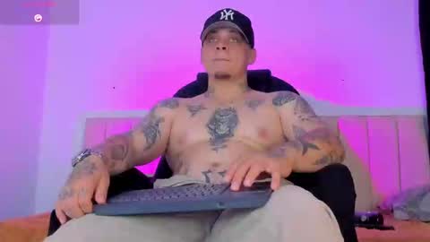 dennis munera online show from September 23, 2025, 4:32 pm