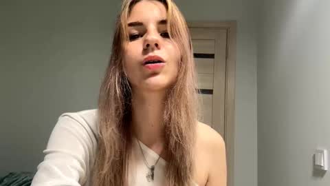 Snapshot of denniskibler chatting on September 20, 2025, 5:03 pm Denni online show from September 20, 2025, 5:03 pm