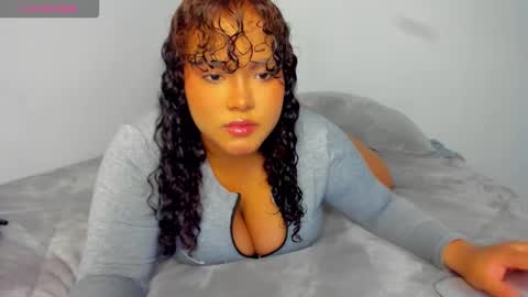 Dephne online show from November 30, 2025, 6:12 pm