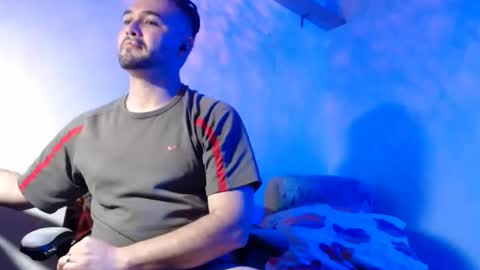 Dereck Mills3 online show from April 26, 2026, 2:42 am