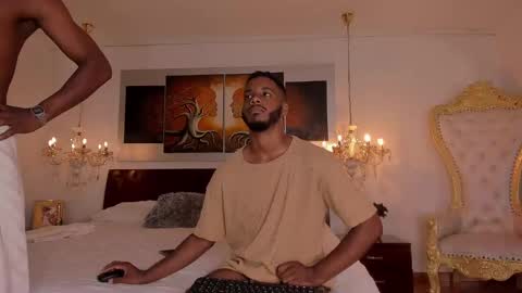 Snapshot of dereckandjake chatting on January 14, 2025, 12:03 pm Dereck and Jake online show from January 14, 2025, 12:03 pm