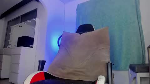 dereckhardd online show from February 11, 2026, 10:20 am