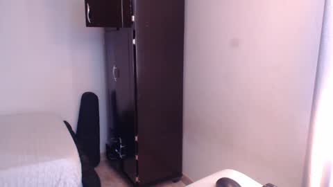 Snapshot of derek_group chatting on January 4, 2025, 6:30 pm Derek online show from January 4, 2025, 6:30 pm