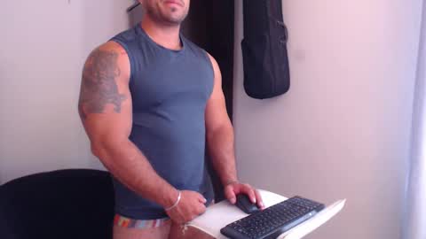 Snapshot of derek_group chatting on September 12, 2025, 3:12 pm Derek online show from September 12, 2025, 3:12 pm