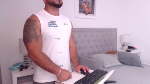 Snapshot of derek_group chatting on February 23, 2026, 2:03 pm Derek online show from February 23, 2026, 2:03 pm