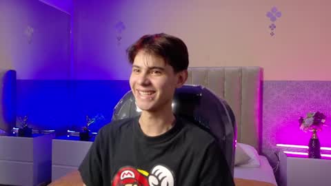 derek_sinn online show from April 6, 2026, 9:16 pm