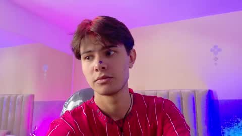 Snapshot of derek_sinn chatting on May 19, 2026, 8:15 pm derek_sinn online show from May 19, 2026, 8:15 pm