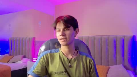 Snapshot of derek_sinn chatting on May 20, 2026, 8:15 pm derek_sinn online show from May 20, 2026, 8:15 pm