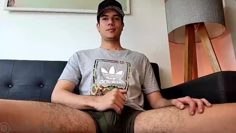 Snapshot of derek_stud_ chatting on March 3, 2025, 4:24 pm Derek independent model online show from March 3, 2025, 4:24 pm