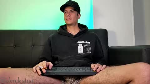 Snapshot of derek_stud_ chatting on December 19, 2025, 2:40 am Derek independent model online show from December 19, 2025, 2:40 am