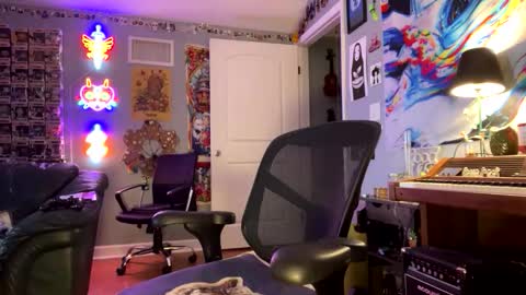 derekdings online show from September 25, 2025, 5:27 pm