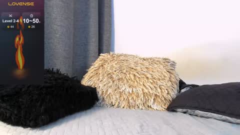 Derek  IG Derekolsen2024 online show from January 24, 2025, 5:31 am