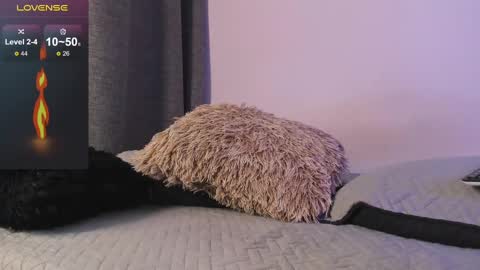 Derek  IG Derekolsen2024 online show from February 1, 2025, 1:44 am