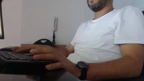     online show from December 4, 2024, 12:58 pm