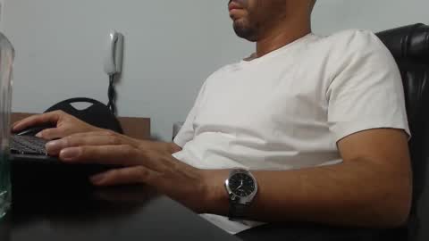     online show from December 6, 2024, 11:11 am