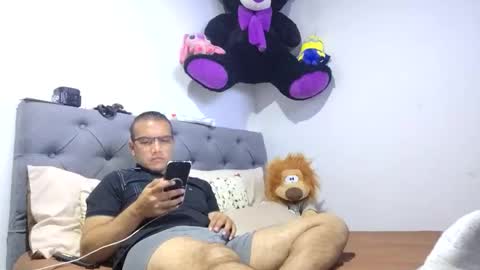 descontrol23173849 online show from April 13, 2026, 1:11 am