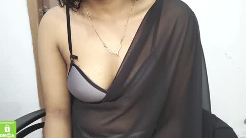 Snapshot of desicoupleshow chatting on January 28, 2025, 4:29 am Eva and Adam online show from January 28, 2025, 4:29 am