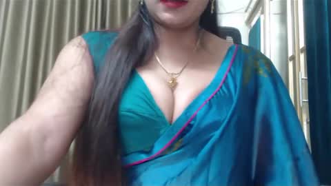 Snapshot of desimaisa130 chatting on December 19, 2024, 4:24 pm Maisa online show from December 19, 2024, 4:24 pm