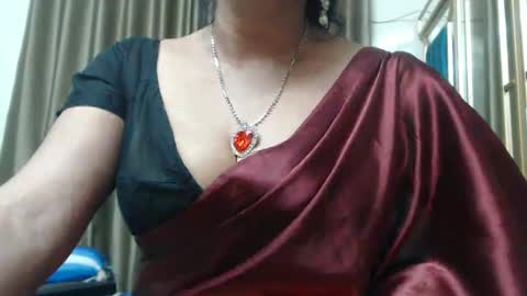 Snapshot of desimaisa130 chatting on December 30, 2024, 8:36 pm Maisa online show from December 30, 2024, 8:36 pm