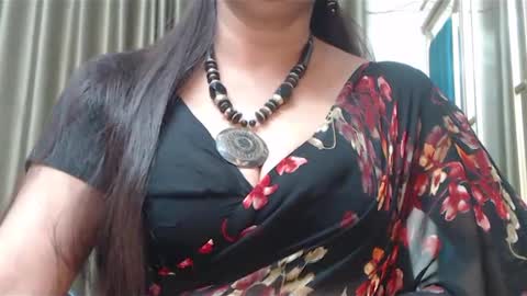 Snapshot of desimaisa130 chatting on December 31, 2024, 4:46 pm Maisa online show from December 31, 2024, 4:46 pm