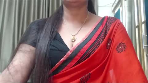 Snapshot of desimaisa130 chatting on January 19, 2025, 5:28 pm Maisa online show from January 19, 2025, 5:28 pm