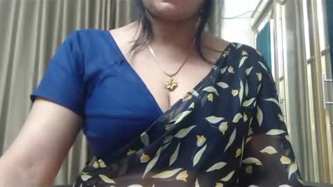 Snapshot of desimaisa130 chatting on January 31, 2025, 8:54 pm Maisa online show from January 31, 2025, 8:54 pm