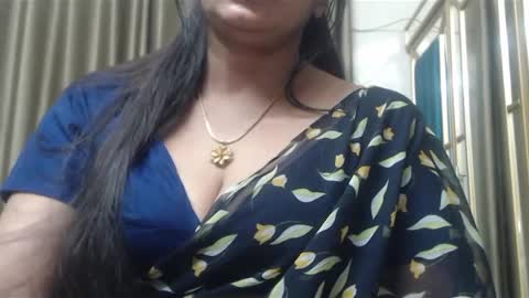 Snapshot of desimaisa130 chatting on February 15, 2025, 8:33 pm Maisa online show from February 15, 2025, 8:33 pm