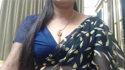 Snapshot of desimaisa130 chatting on February 20, 2025, 8:58 pm Maisa online show from February 20, 2025, 8:58 pm