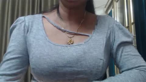 Snapshot of desimaisa130 chatting on February 25, 2025, 8:41 pm Maisa online show from February 25, 2025, 8:41 pm