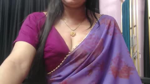 Snapshot of desimaisa130 chatting on October 21, 2025, 5:57 pm Maisa online show from October 21, 2025, 5:57 pm