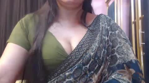 Snapshot of desimaisa130 chatting on November 9, 2025, 4:27 pm Maisa online show from November 9, 2025, 4:27 pm