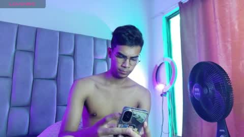 Snapshot of desire4duo chatting on April 23, 2026, 12:29 pm desire4duo online show from April 23, 2026, 12:29 pm