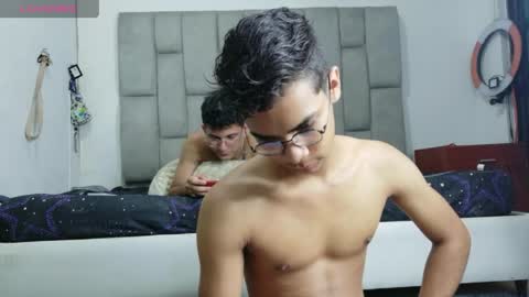 Snapshot of desire4duo chatting on May 1, 2026, 8:41 am desire4duo online show from May 1, 2026, 8:41 am