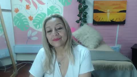 Snapshot of desire_latin chatting on May 1, 2026, 9:41 pm VALERIA online show from May 1, 2026, 9:41 pm