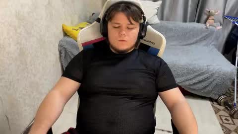 Snapshot of desiredude9 chatting on October 4, 2025, 4:38 pm desiredude9 online show from October 4, 2025, 4:38 pm