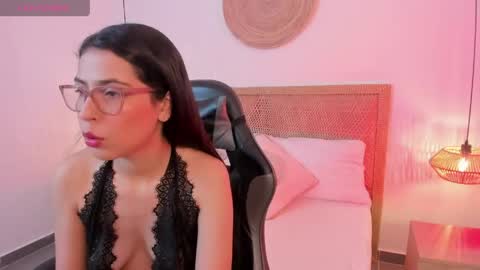 Snapshot of desireee_ chatting on April 27, 2026, 12:14 pm desire online show from April 27, 2026, 12:14 pm
