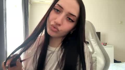Snapshot of desireespady chatting on May 20, 2026, 2:12 pm Kira online show from May 20, 2026, 2:12 pm