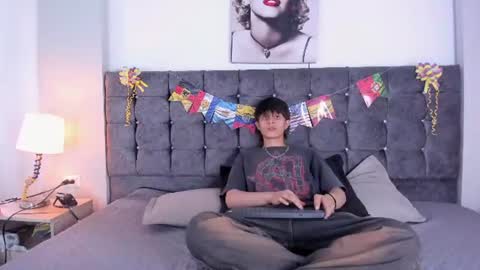 Snapshot of destello_xxx chatting on July 8, 2026, 6:01 pm Destello online show from July 8, 2026, 6:01 pm