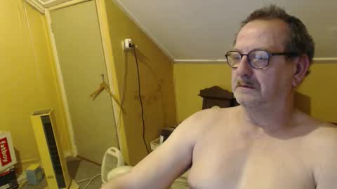 Snapshot of destelp chatting on February 6, 2026, 11:30 pm destelp online show from February 6, 2026, 11:30 pm