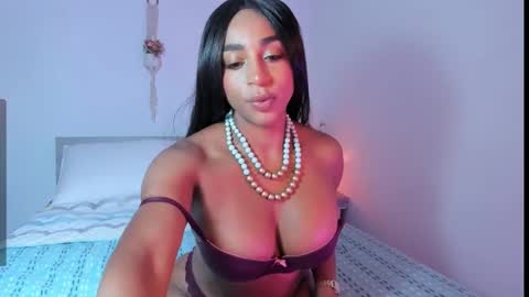 Destinne Mill online show from February 10, 2025, 12:18 pm