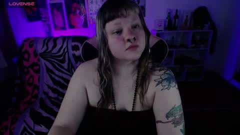 Snapshot of destroyall420 chatting on May 3, 2026, 5:08 pm Lola Bdsm and fries online show from May 3, 2026, 5:08 pm