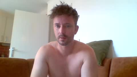Snapshot of deutero1986 chatting on July 26, 2026, 12:23 pm deutero1986 online show from July 26, 2026, 12:23 pm