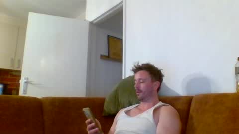 Snapshot of deutero1986 chatting on July 27, 2026, 12:28 am deutero1986 online show from July 27, 2026, 12:28 am