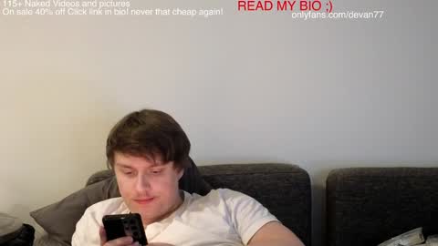 Snapshot of devantheplug chatting on December 12, 2024, 1:49 pm Devan online show from December 12, 2024, 1:49 pm